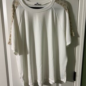 White Birch Ivory Blouse and short set
NWOT XL
Has pockets
Smoke free home